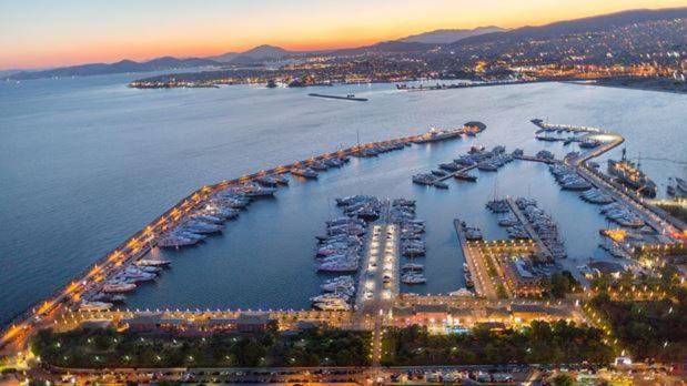 Seaside Apartment In Flisvos Marina Atenas Exterior foto