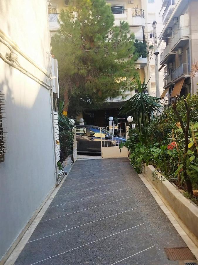 Seaside Apartment In Flisvos Marina Atenas Exterior foto